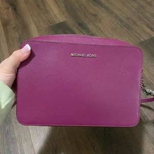 Micheal Kors Crossbody Purse